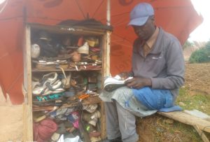 Gicumbi: Yiyubakiye inzu abikesha kudodera abandi inkweto