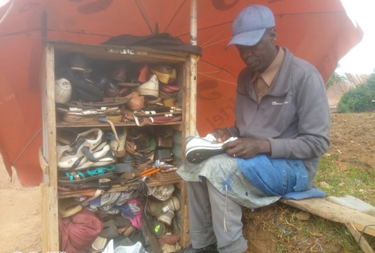 Gicumbi: Yiyubakiye inzu abikesha kudodera abandi inkweto