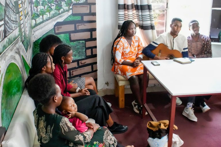 Ku isoko ry’umurimo hagiye gushyirwa abasizi bashya