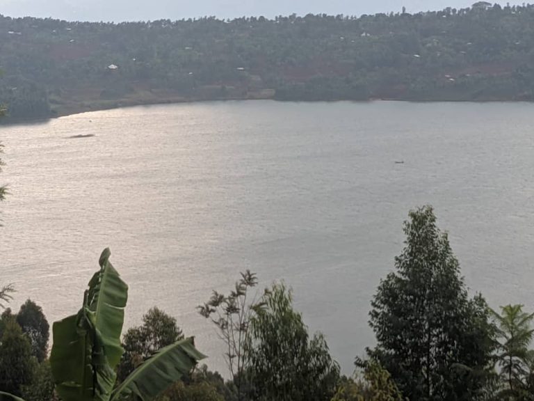 Nyamasheke: Yagiye kwiba isambaza mu Kivu arohamamo arapfa