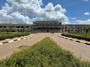 Ishuri ryashinzwe na Perezida Kagame na Museveni ryatangiye kwakira abanyeshuri