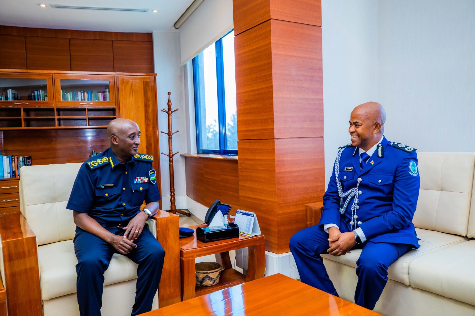 CG Felix Namuhoranye yakiriye Umuyobozi wa Polisi ya Seychelles