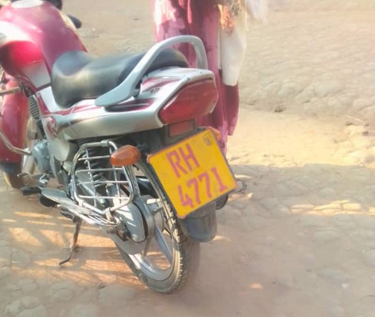 Nyamasheke: Abasore 3 batawe muri yombi bakekwaho kwiba moto