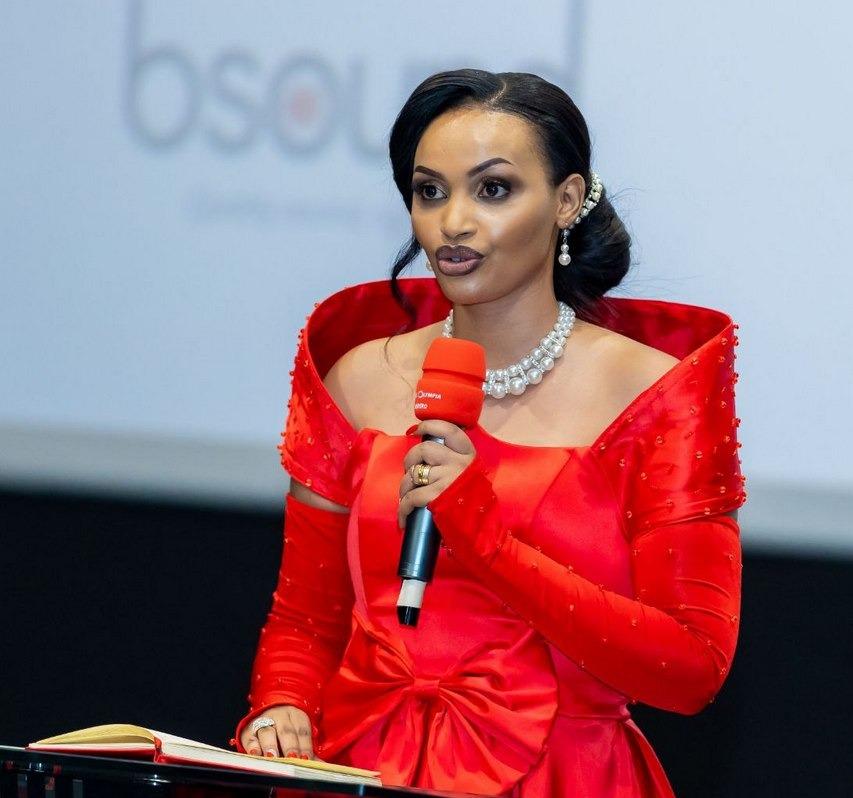 Bahavu asanga gukora Sinema ari ugukotana