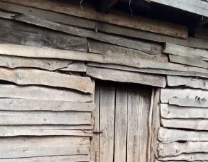 Rusizi: Umusaza wibanaga yasanzwe yimanitse hakekwa agahinda gakabije