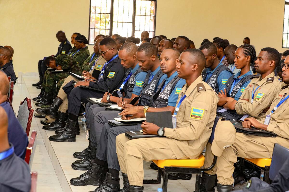 U Rwanda rwatwitse amasasu toni 500 n’imbunda 12.000 mu myaka 14