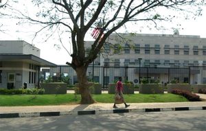 Ambasade y’Amerika mu Rwanda yasabye abakozi bayo gukorera mu rugo