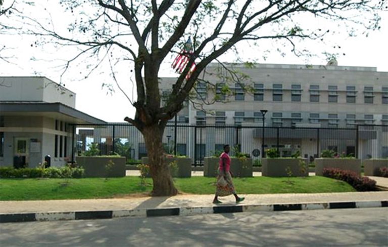 Ambasade y’Amerika mu Rwanda yasabye abakozi bayo gukorera mu rugo