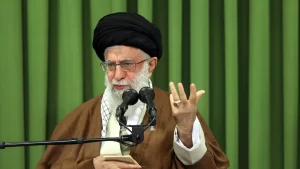 Ayatollah Khamenei yasezeranyije ko Irani itazasubira inyuma