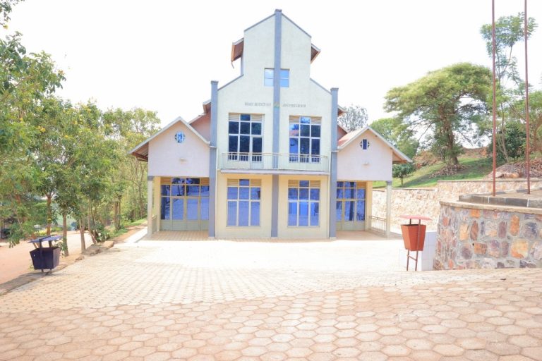 Hamaze gufungurwa insengero zisaga 40 mu zari zafunzwe mu Rwanda