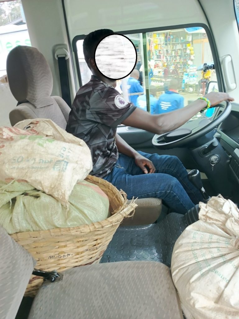 Abakoresha umuhanda Musanze –Cyanika barambiwe no kugenda bapakiranywe n’imizigo