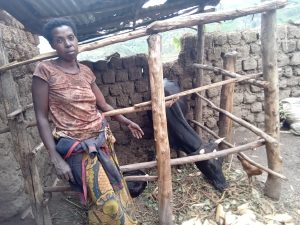 Karongi: Akanyamuneza k’umubyeyi wahawe na Leta inka y’inshumbushanyo