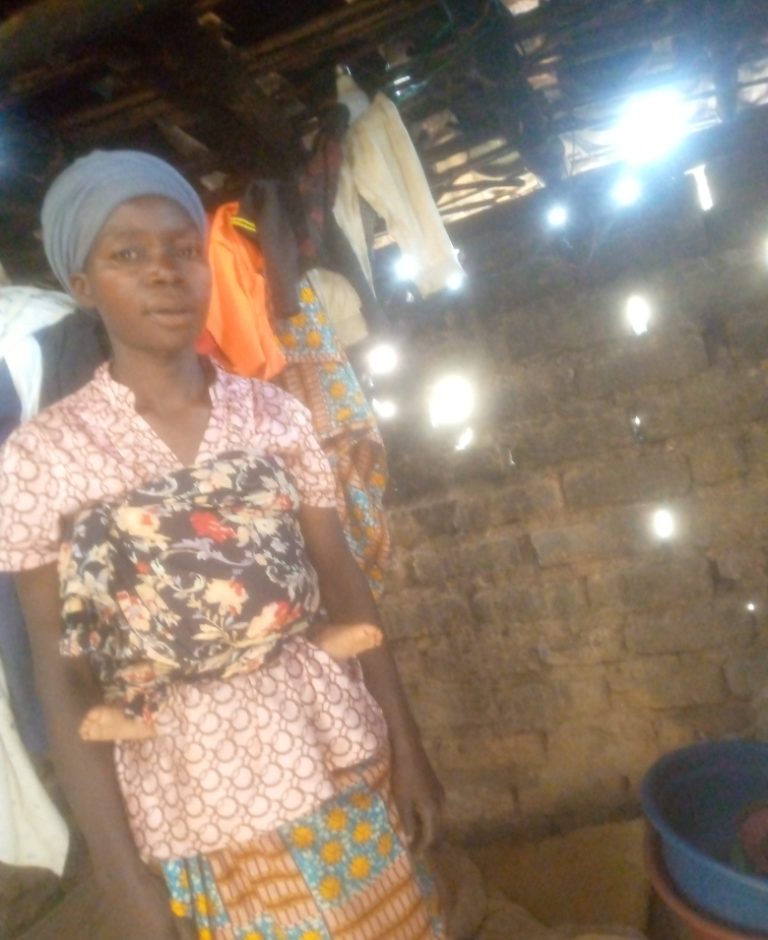 Rubavu: Baratabariza umubyeyi urarana n’abana 4 mu gikoni yatijwe cyenda kubagwaho