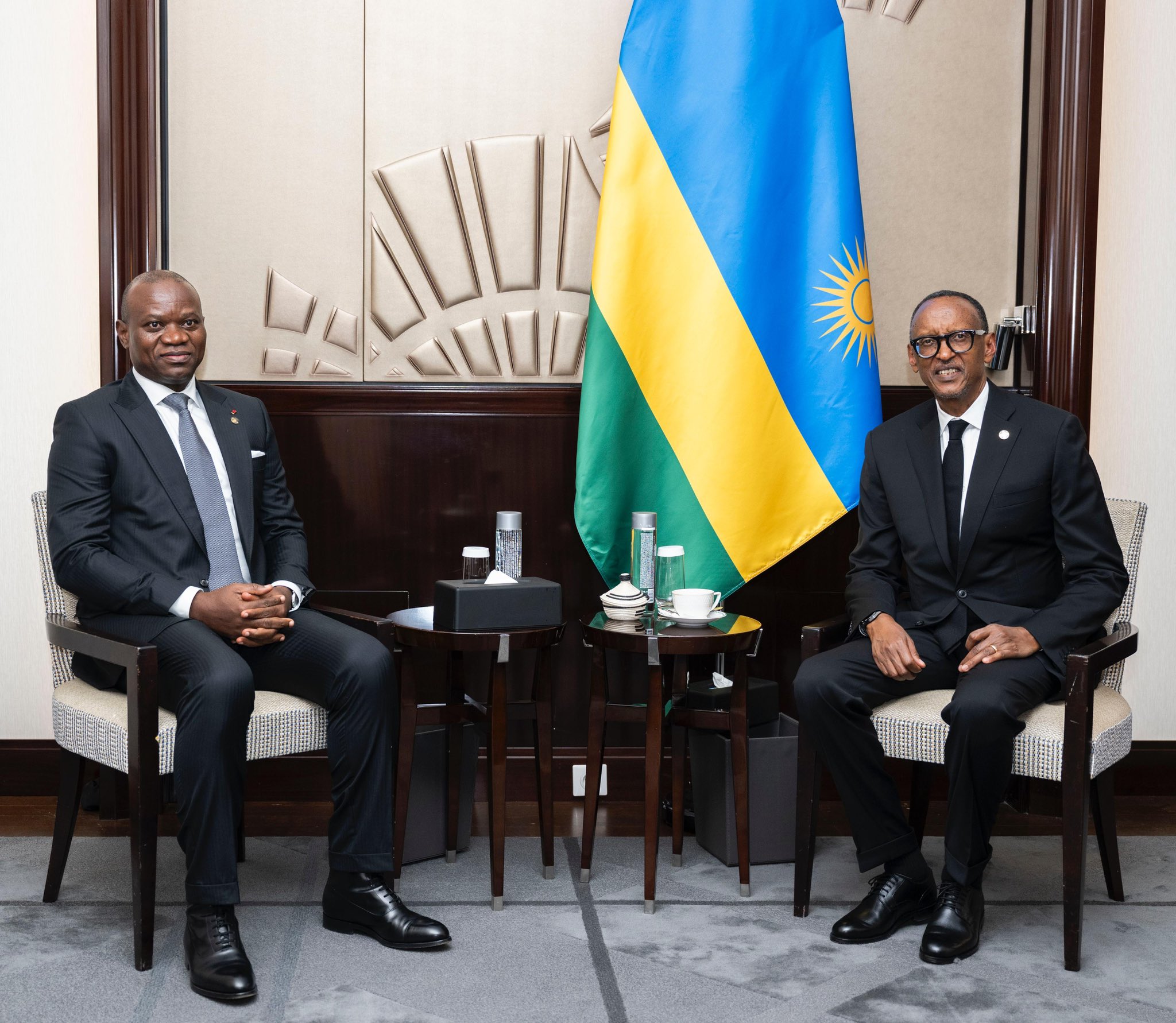 Perezida Kagame yaganiriye na mugenzi we wa Gabon