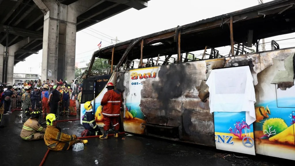 Thailand: Abana b’abanyeshuri   barenga 20   bakongokeye mu modoka