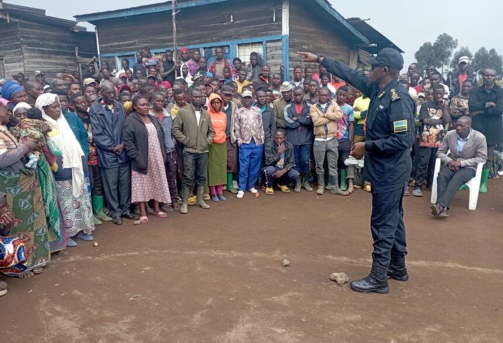 Rubavu: Bafatanywe amabalo 8 ya caguwa bacikana ane