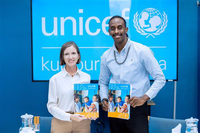 Andy Bumuntu yasinyanye amasezerano y’ubufatanye na UNICEF