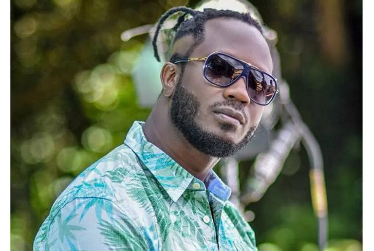 Bebe Cool yahagaritse kuririmba mu bitaramo kuko ari umutwaro kuri we