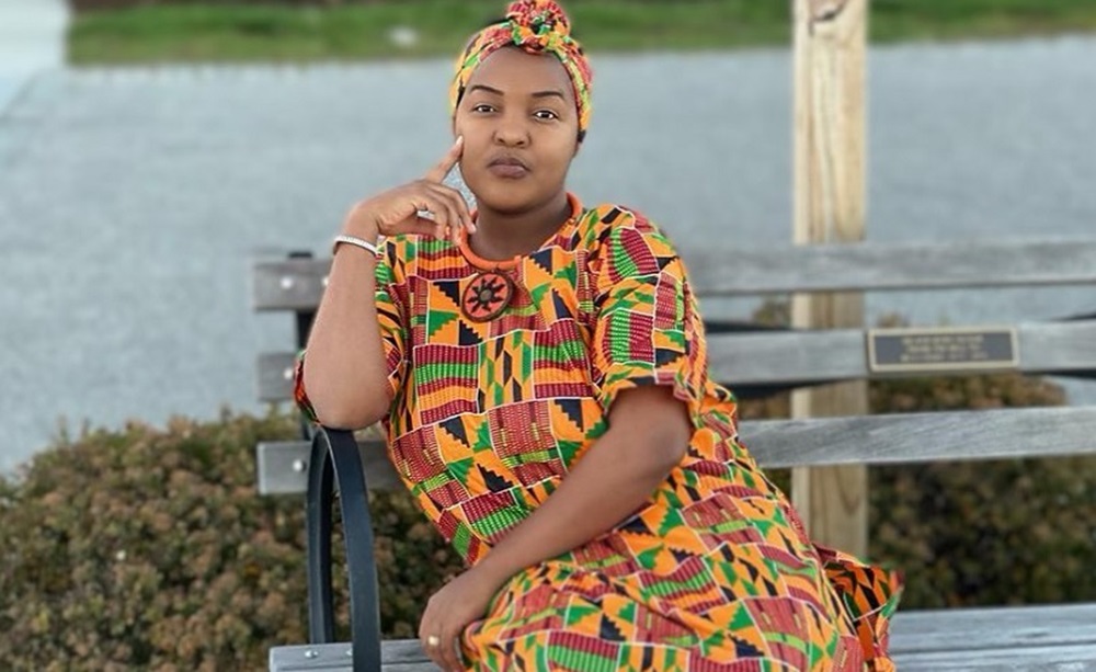 Clarisse Karasira yasabye abakunzi be kumuhitiramo indirimbo nshya yasohora
