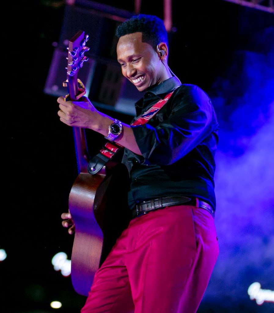 Israel Mbonyi yaciye agahigo ko gukurikirwa cyane kuri Youtube
