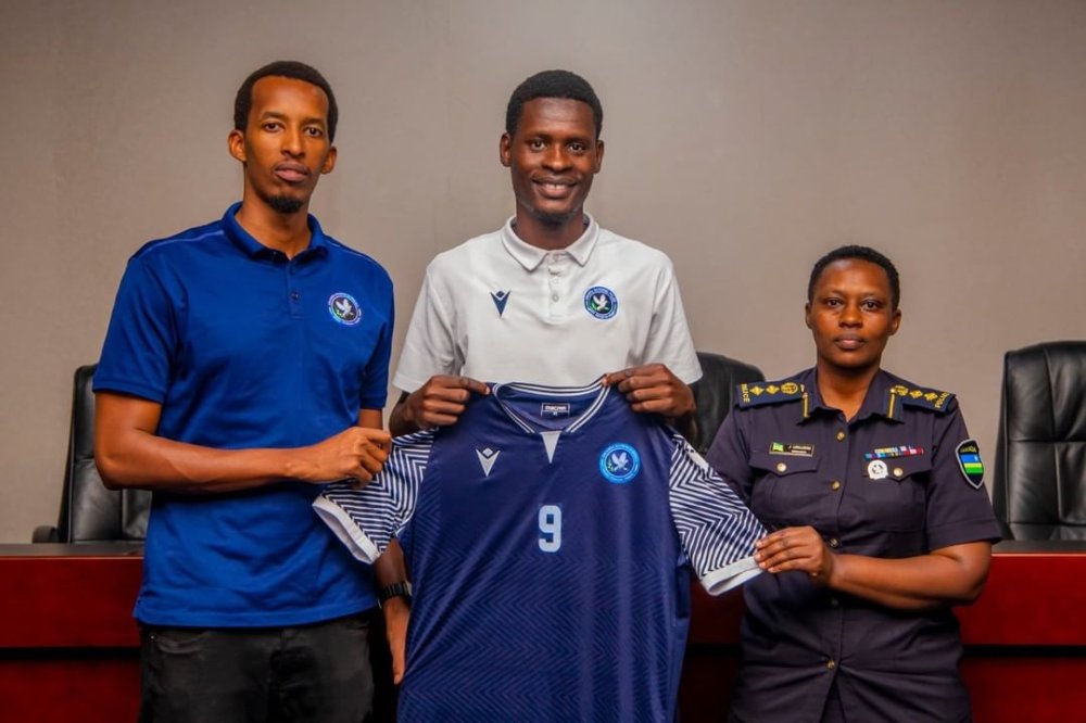 Police VC yerekanye abakinnyi batatu yaguze