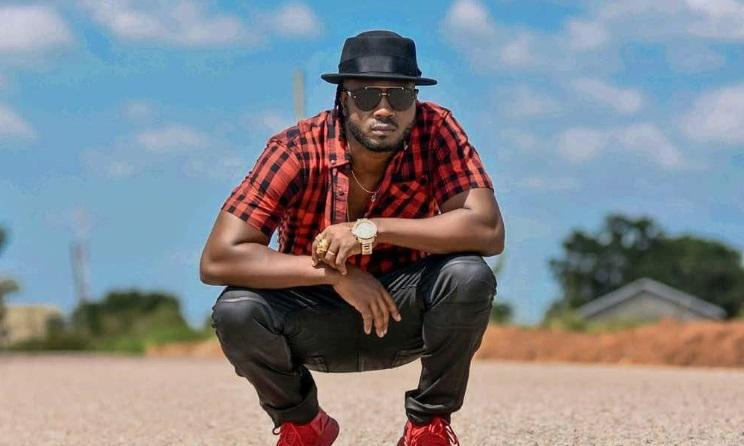 Bebe Cool asanga kwambara ubusa n’amashusho y’urukozasoni bigize ubuhanzi