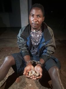Rutsiro: Batawe muri yombi bakekwaho gukubita no gukomeretsa, umwe anafatanwa urumogi