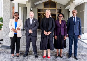 Ambasaderi w’u Bwongereza yasuye Inteko Ishinga Amategeko y’u Rwanda