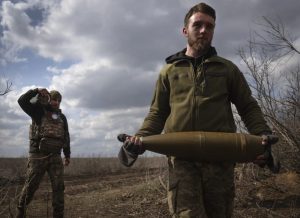 Ukraine igiye kwinjiza mu gisirikare ingabo 160 000