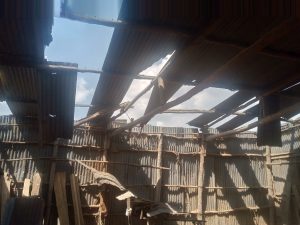 Ruhango: Abakodesha ibarizo n’Akarere imashini zabo zinyagizwa n’igisenge cyatobaguritse