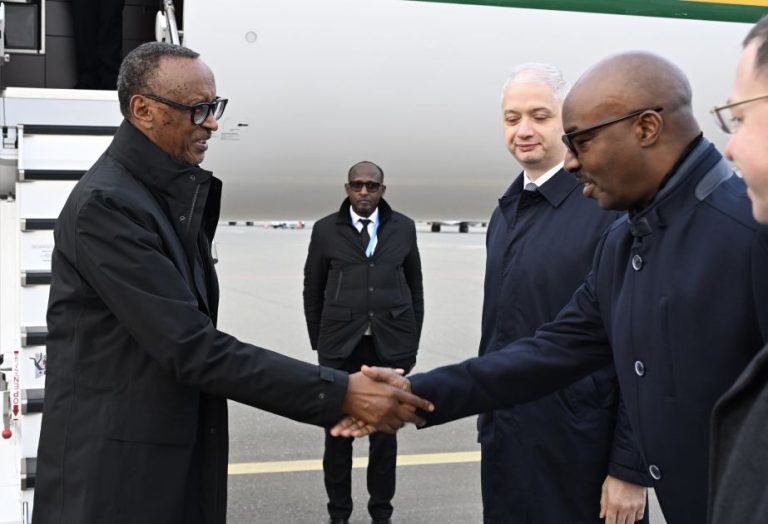 Perezida Kagame yitabiriye inama ya 29 yiga ku mihindagurikire y’ibihe muri Azerbaijan
