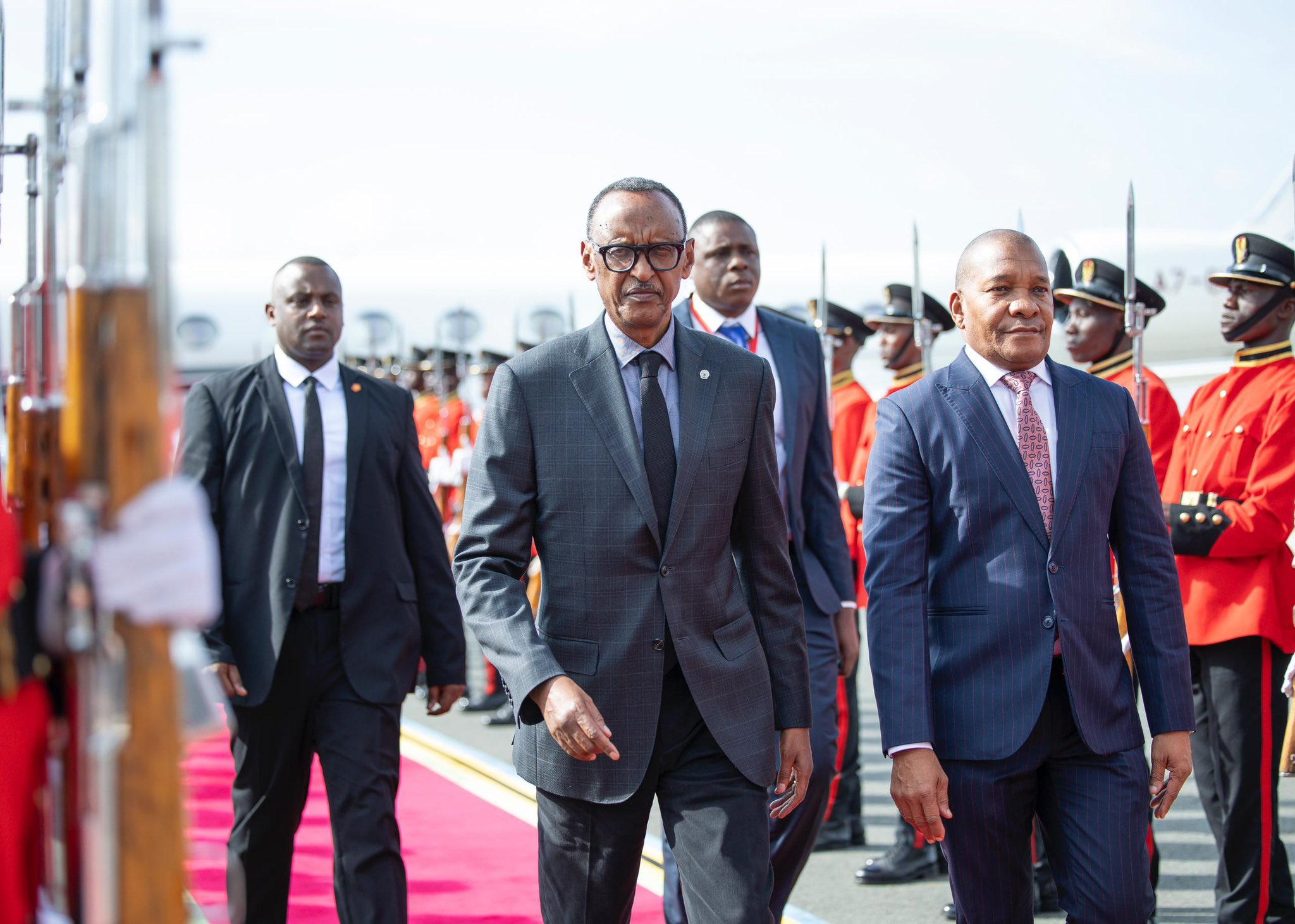 Perezida Kagame yageze Arusha mu nama ya 24 ya EAC