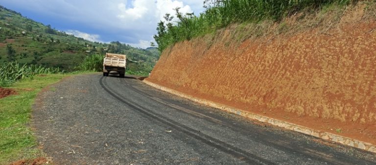 Gakenke: Bishimira umuhanda Gicuba- Janja-Gatonde-Rwabambe woroheje imigenderanire