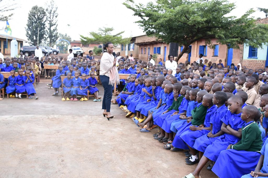 Gisagara: Abana b’abakobwa barashima inyigisho bahabwa ku buzima bw’imyororokere