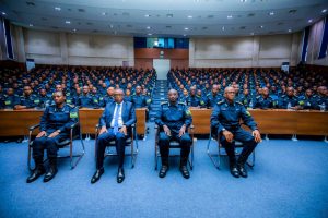 Minisitiri Dr Biruta yasabye abapolisi kwirinda icyabahindanyiriza isura