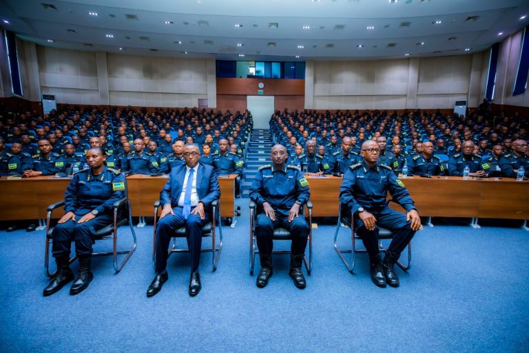 Minisitiri Dr Biruta yasabye abapolisi kwirinda icyabahindanyiriza isura