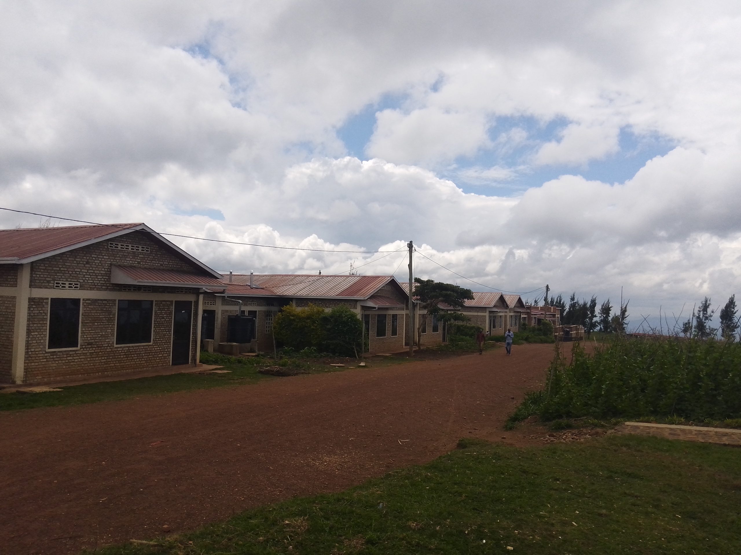 Muhanga: Bashima ko abana babo batavuye mu ishuri nkabo bitewe n’amanegeka 