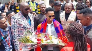 Israel Mbonyi yashimiye abitabiriye ibitaramo yakoreye muri Afurika y’Iburasirazuba