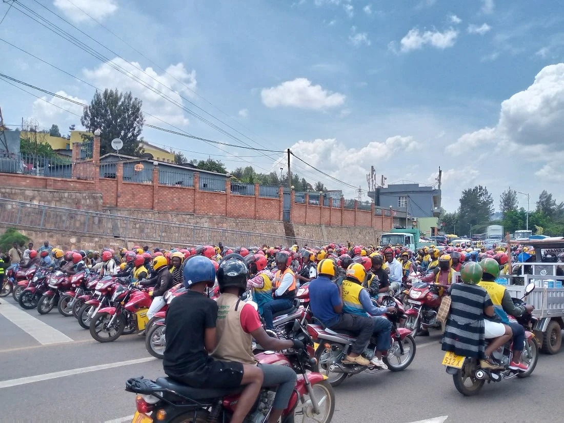 U Rwanda ruzahagarika kwandika moto zikoresha lisansi mu 2025