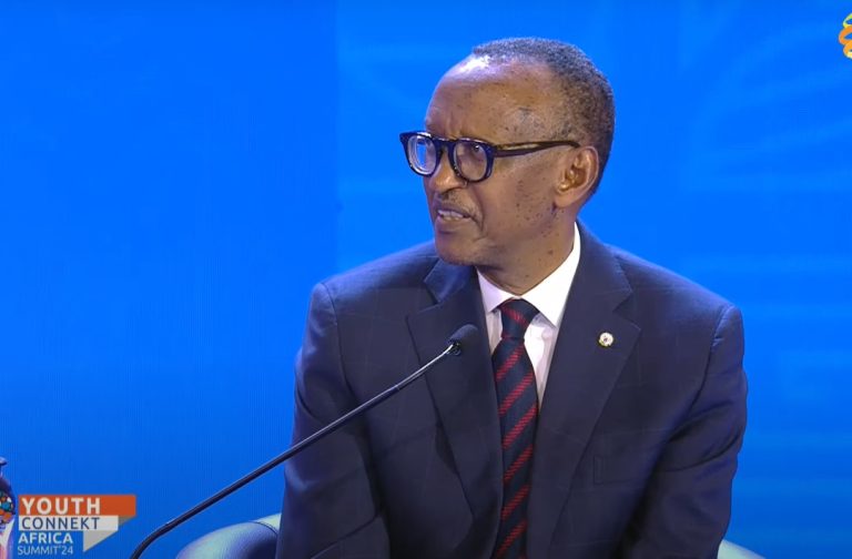 Mwigire ku byo abandi banyuzemo mube abo mwifuza kuba -Perezida Kagame