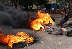 Mozambique: Batatu bapfiriye mu myigaragambyo abandi 66 barakomereka