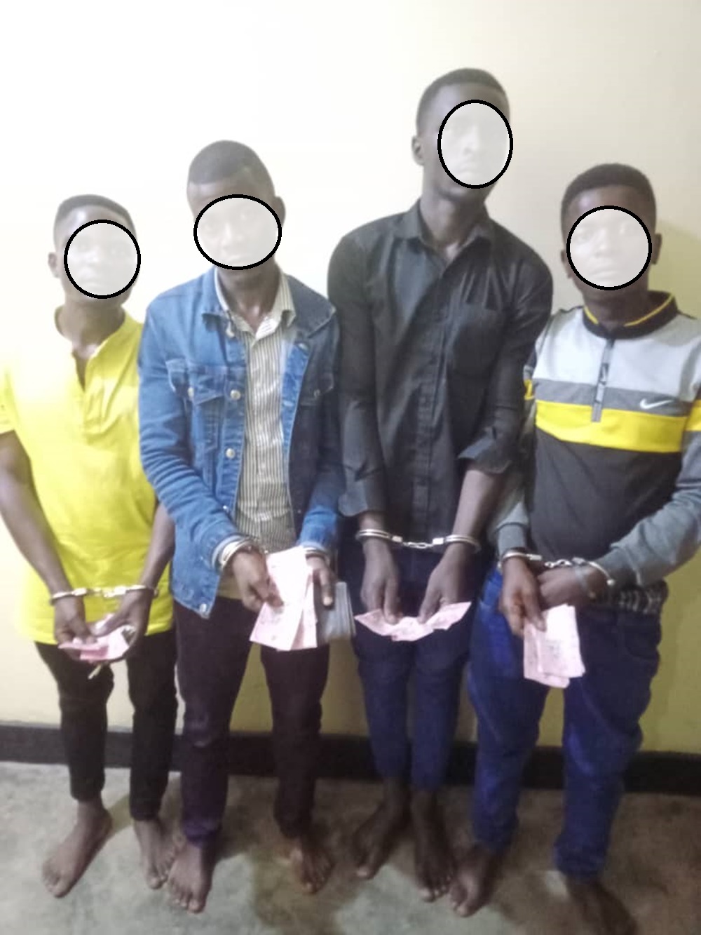 Nyamasheke: Abasore 4 bafatanywe  60 000Frw y’amiganano