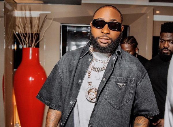Davido agiye kwizihiza isabukuru atanga arenga miliyoni 250 yo gufasha Imfubyi