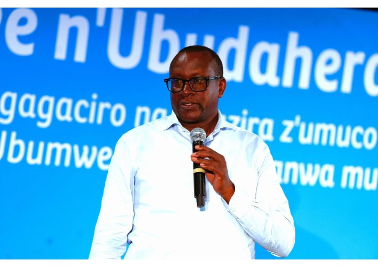 Urubyiruko rwasabwe kumenyekanisha isura nyayo y’Igihugu