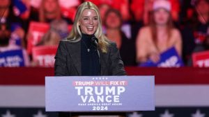 Pamela Jo Bondi yagizwe Intumwa Nkuru ya Leta muri Guverinoma ya Trump