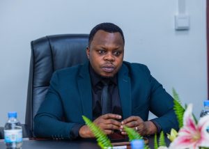 Minisitiri Dr Utumatwishima yongeye gukebura abahanzi