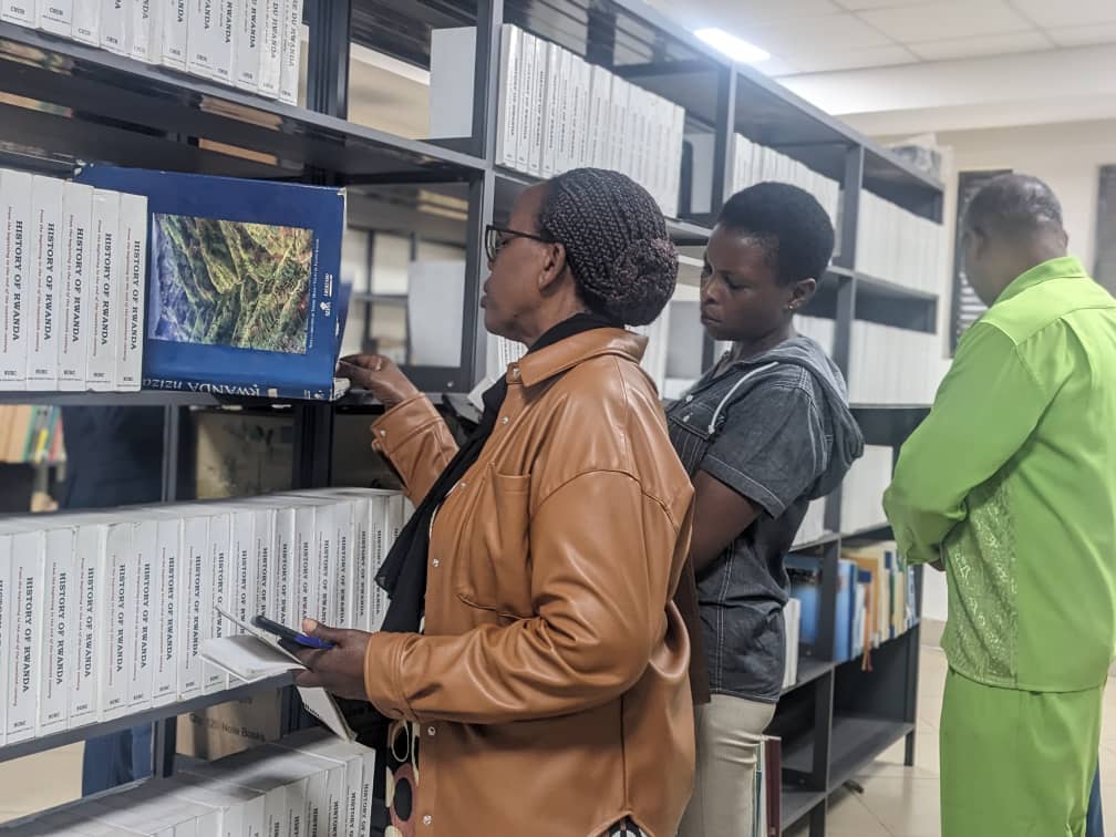 Abatazi amateka y’u Rwanda bashyizwe igorora mu Nkoranyabitabo y’Igihugu