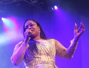 Umuhanzi Gospel Sinach arashinjwa kwiba indirimbo ‘Way Maker’
