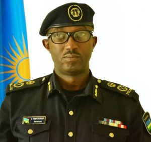 Polisi y’u Rwanda yashyize mu kiruhuko cy’izabukuru Abapolisi bato n’abakuru