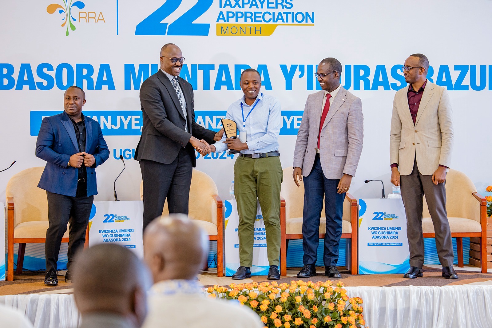 Kirehe: Uhahisha 400 000 Frw buri kwezi yahembewe kwaka Fagitire ya EBM